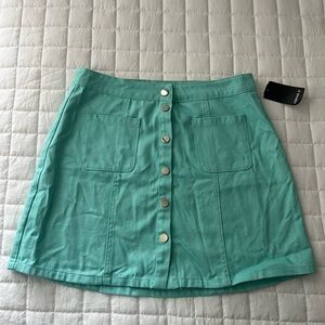 NWT - BEAUTIFUL MINI SKIRT - you have to have.  Sz. m